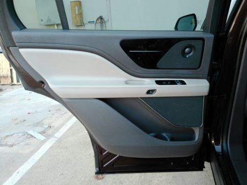 Used 2020 Lincoln Aviator Reserve w/ Equipment Group 201A image 19