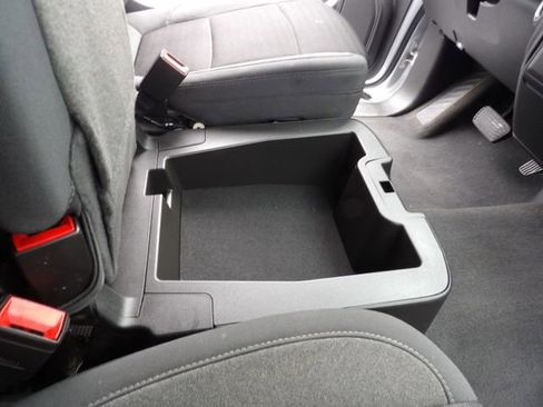 Used 2021 Chevrolet Silverado 1500 LT image 38