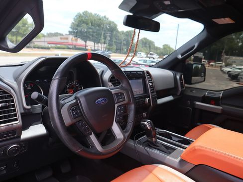 Used 2019 Ford F150 Raptor w/ Equipment Group 802A Luxury AWD/4WD image 16