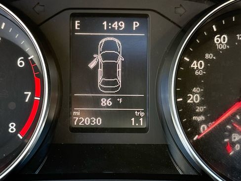 Used 2017 Volkswagen Passat 1.8T SE image 21