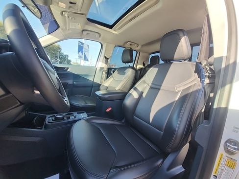 Used 2023 Ford Maverick Lariat w/ Lariat Luxury Package image 11