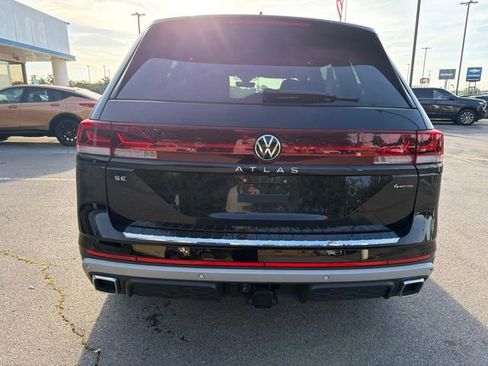 Used 2025 Volkswagen Atlas Peak Edition SE AWD/4WD image 5