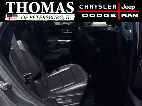 Used 2022 Ford Explorer XLT w/ Equipment Group 202A AWD/4WD image 7