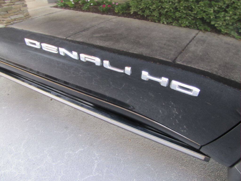 Used 2023 GMC Sierra 3500 Denali w/ Denali Black Diamond Edition AWD/4WD image 26