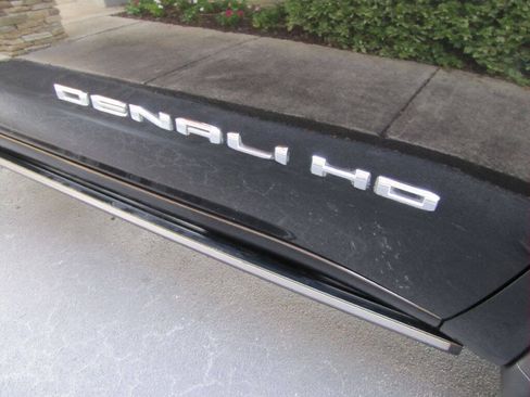 Used 2023 GMC Sierra 3500 Denali w/ Denali Black Diamond Edition AWD/4WD image 26