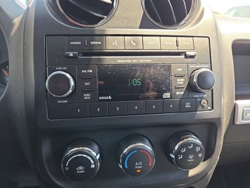 Used 2017 Jeep Compass Sport w/ Power Value Group image 18