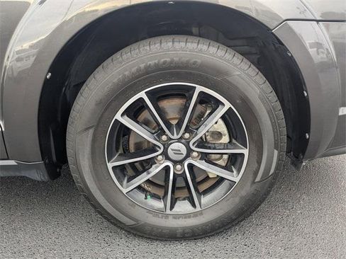 Used 2018 Dodge Journey SE w/ Blacktop Package image 11