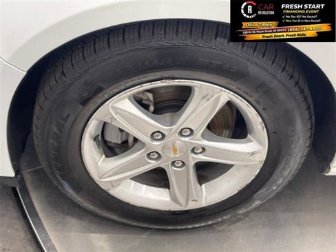 Used 2022 Chevrolet Malibu LT FWD image 47