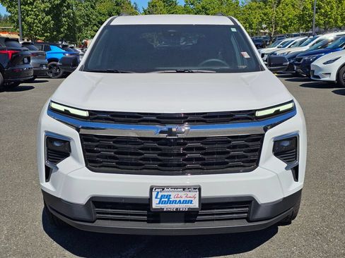 New 2026 Chevrolet Traverse LT w/ Driver Confidence Package AWD/4WD image 2
