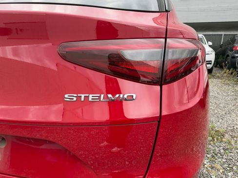 Used 2018 Alfa Romeo Stelvio Ti image 10