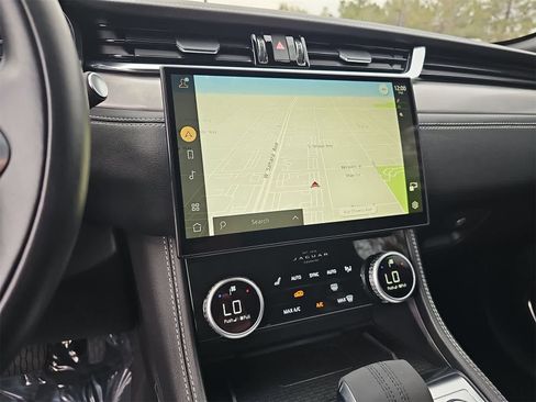 Used 2024 Jaguar F-PACE R-Dynamic S image 20