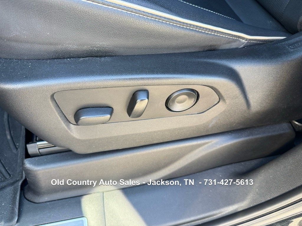 Used 2022 GMC Yukon SLT w/ SLT Luxury Package RWD image 46