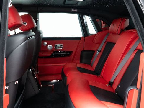 Certified 2024 Rolls-Royce Phantom Sedan w/ The Phantom Package image 26