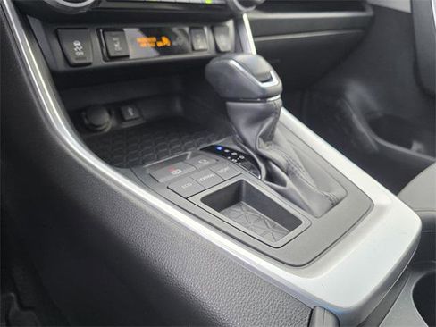 Certified 2020 Toyota RAV4 XLE Premium image 21