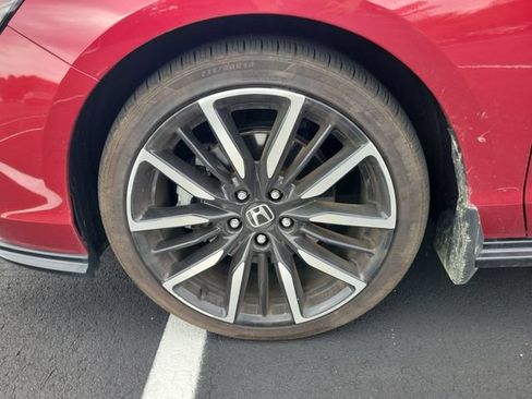 Used 2024 Honda Accord Touring image 17