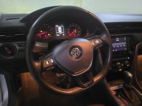 Used 2020 Volkswagen Passat 2.0T R-Line FWD image 7