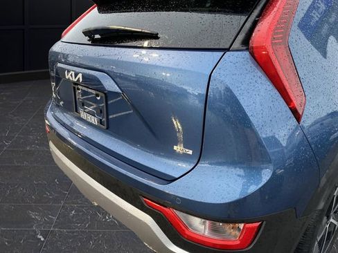 Certified 2024 Kia Niro EX image 36