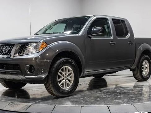 Used 2019 Nissan Frontier SV w/ Value Truck Package RWD image 2