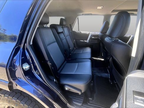 Used 2023 Toyota 4Runner SR5 Premium w/ Moonroof Package AWD/4WD image 19