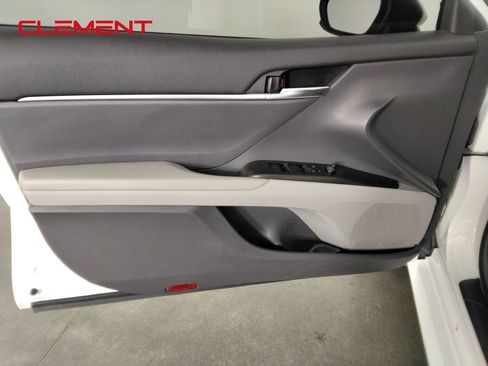 Used 2022 Toyota Camry LE FWD image 23