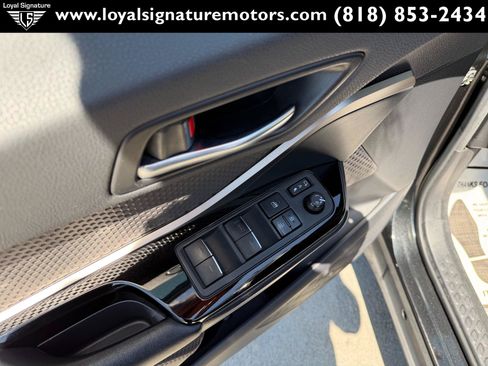 Used 2020 Toyota C-HR Limited FWD image 17