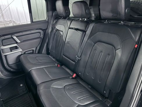 Used 2022 Land Rover Defender 110 X-Dynamic SE image 37