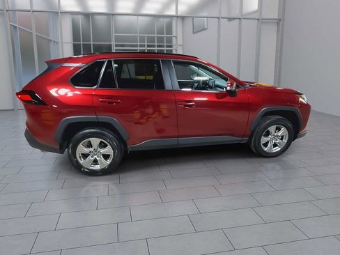 Used 2025 Toyota RAV4 XLE AWD/4WD image 9