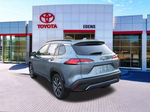 Used 2024 Toyota Corolla Cross XLE FWD image 7