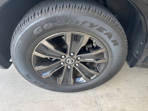 Used 2019 Nissan Armada Platinum w/ Interior Lighting Package AWD/4WD image 23