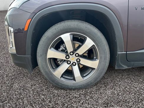 Used 2022 Chevrolet Traverse LT w/ LT Premium Package image 10