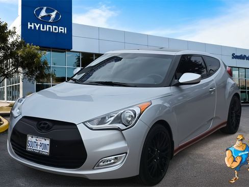 Used 2017 Hyundai Veloster Value Edition image 1