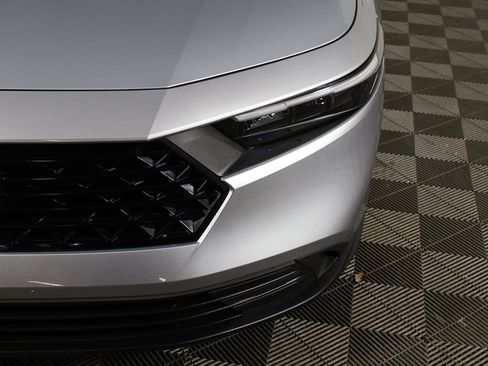 Certified 2025 Honda Accord LX image 11