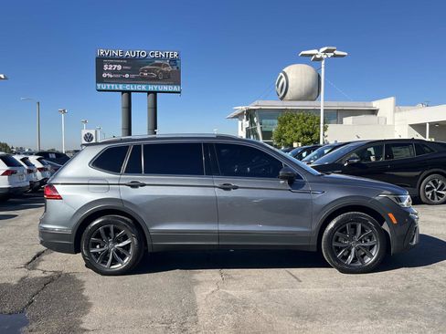 Certified 2022 Volkswagen Tiguan SE w/ Panoramic Sunroof Package image 28