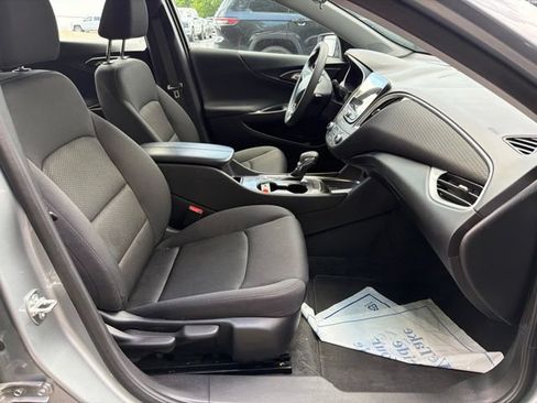 Used 2025 Chevrolet Malibu LT FWD image 14
