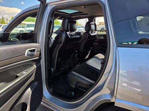 Used 2018 Jeep Grand Cherokee Altitude RWD image 51