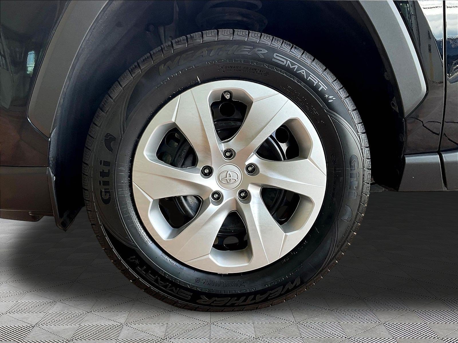 Used 2023 Toyota RAV4 LE FWD image 34
