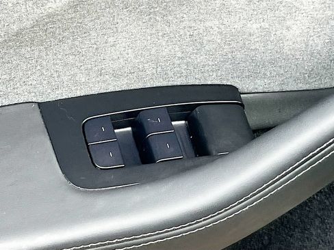 Used 2025 Tesla Model 3 Long Range RWD image 17