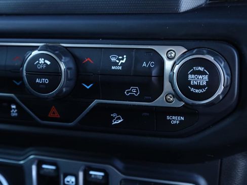 Used 2018 Jeep Wrangler Unlimited Sport S AWD/4WD image 37