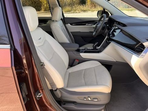 Certified 2022 Cadillac XT6 Premium Luxury image 28