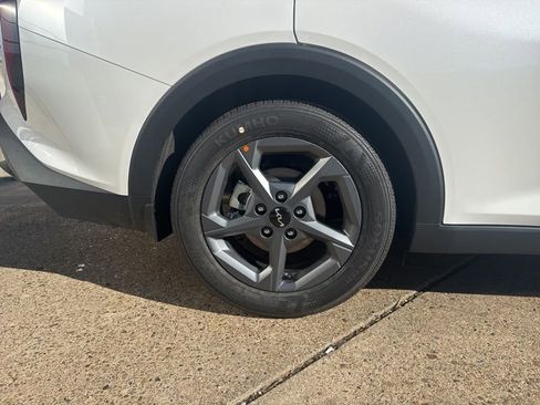 New 2025 Kia K4 LXS image 9