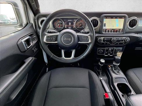 Used 2022 Jeep Wrangler Unlimited Sahara AWD/4WD image 7