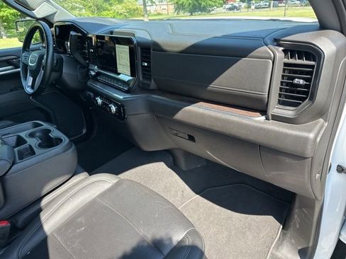 Used 2025 GMC Sierra 1500 SLT AWD/4WD image 26