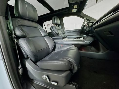 New 2025 Lincoln Navigator L Reserve w/ Jet Appearance Package image 31