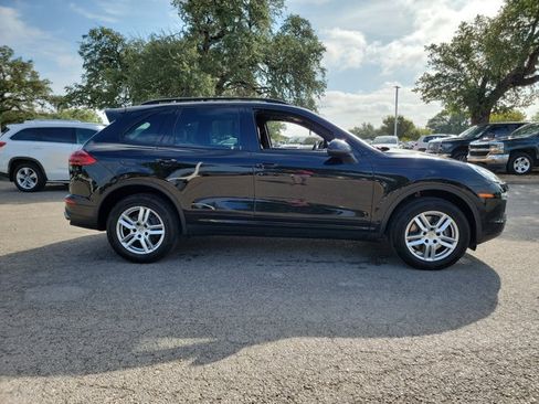Used 2016 Porsche Cayenne AWD/4WD image 4