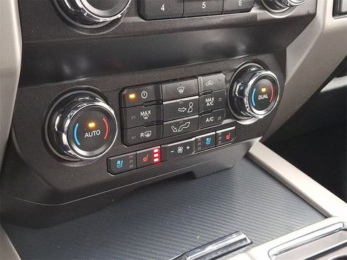 Used 2019 Ford F150 Lariat image 17