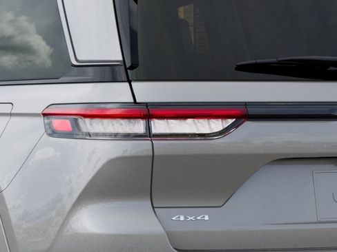 New 2026 Jeep Grand Cherokee Limited AWD/4WD image 9