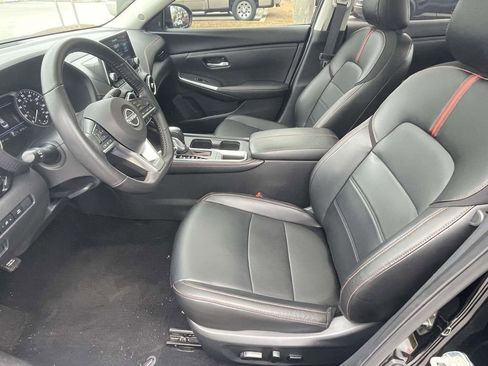 Used 2025 Nissan Sentra SR w/ SR Premium Package image 14