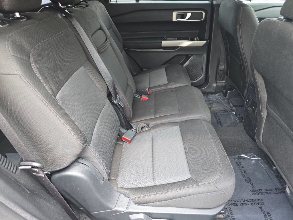 Used 2023 Ford Explorer XLT AWD/4WD image 28
