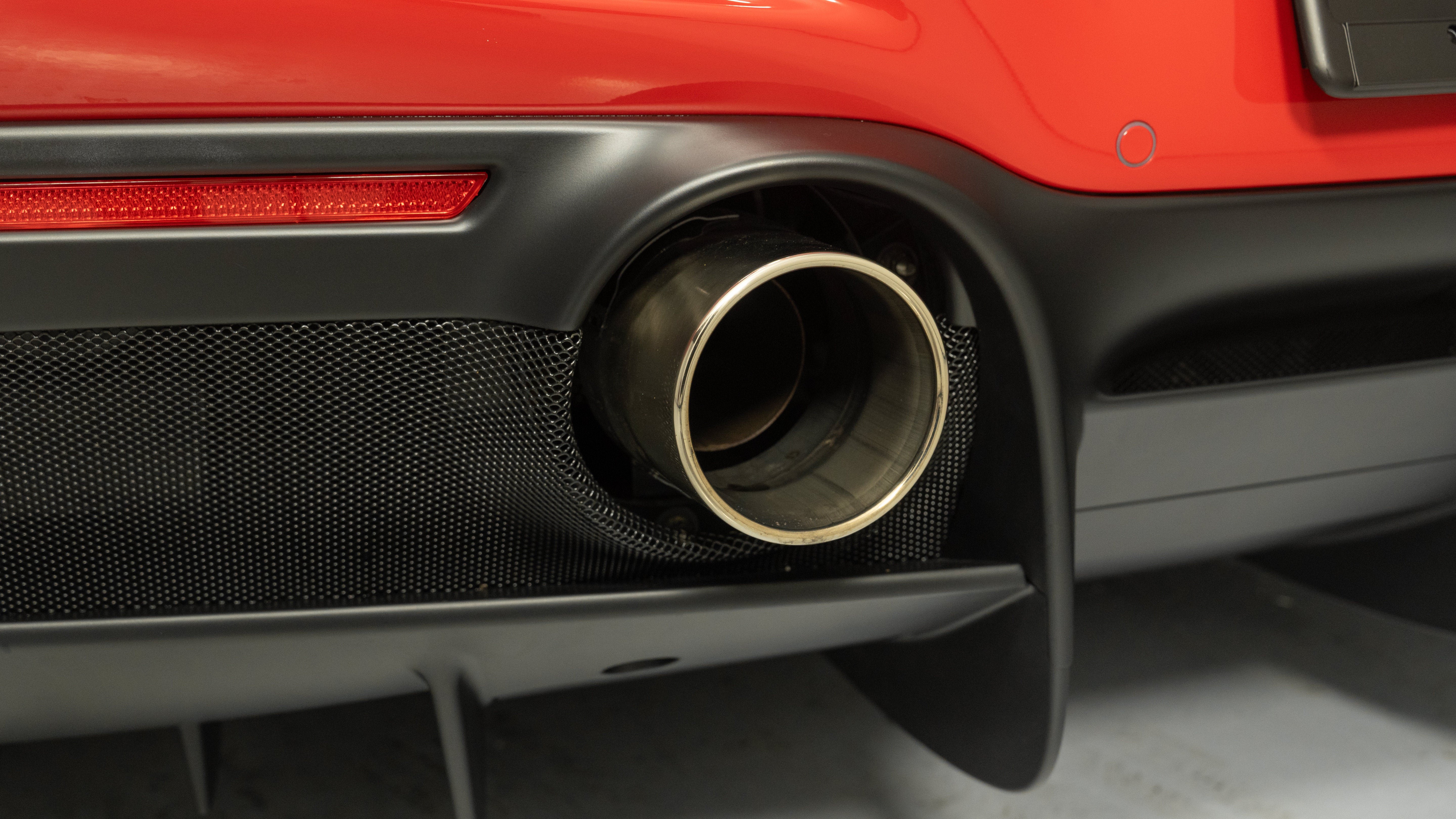 Certified 2021 Ferrari F8 Tributo RWD image 19