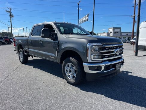 New 2026 Ford F350 XLT w/ XLT Premium Package image 4